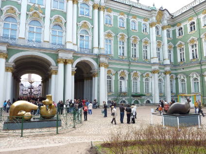 2011 St Petersburg, State Hermitage Museum, Blitz and Blockade: Henry Moore at the Hermitage