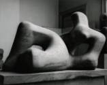 <i>Reclining Figure</i> 1936 (elmwood).<br>
photo: Henry Moore (?), 1940s<br>
The Henry Moore…