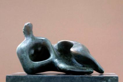 Reclining Figure Curved: Smooth