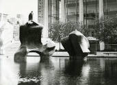 Reclining Figure (LH 519) outside the Lincoln Center, New York. Photo: Bo Boustedt
